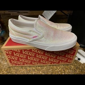 Kids 2 tone slip on sneakers